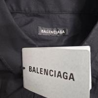 camicia balenciaga mai Indossata