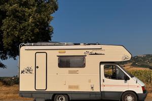 camper ci international 590