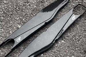 Copri forcellone KTM in fibra di carbonio