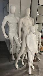 5 Manichini piu' bambino per negozio abbigliamento