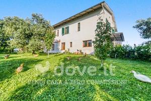 Villa di 200 m² con più di 5 locali a Larciano