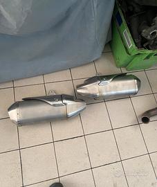 Scarichi e portatarga compl orig triumph 1050