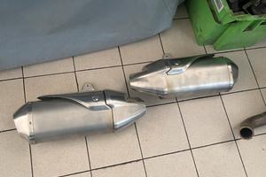 Scarichi e portatarga compl orig triumph 1050