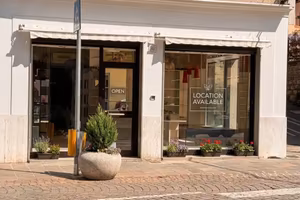 locale commerciale arredato negozio ufficio