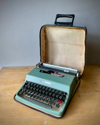 MACCHINA PER SCRIVERE OLIVETTI LETTERA 32 FUNZIONA