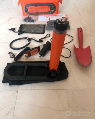 Metal detector subacqueo e sabbia