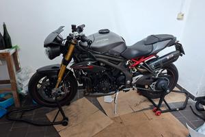 Speed Triple R