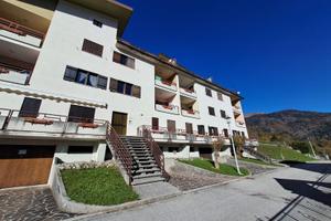 TRICAMERE BISERVIZI CON VISTA SULLA VALLATA