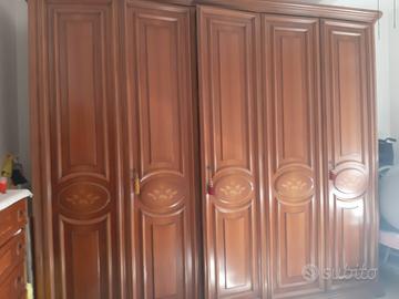 armadio in legno Massiccio 