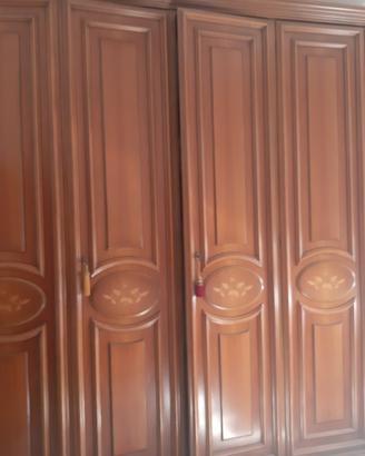 armadio in legno Massiccio 