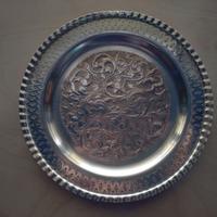 Piatto indiano in ottone cesellato raro