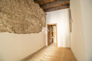 MULTILOCALE A TORRI IN SABINA