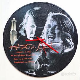 Orologio su vinile omaggio a Faber De André 