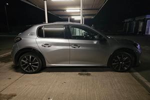  splendida peugeot 208 del 2023