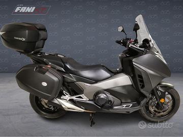 HONDA Integra 750 -