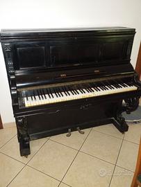 pianoforte a muro 