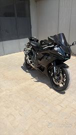 Yamaha R7
