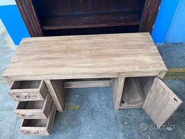 Scrivania in Legno Massello - Cassetti Intagliati
