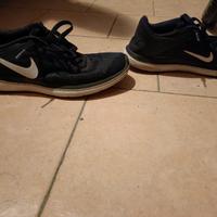 scarpa nike nera n.40,5