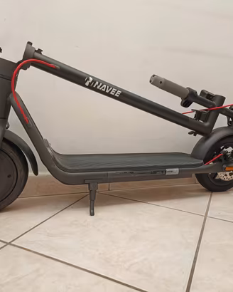 Monopattino elettrico Navee V50