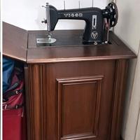 Macchina da cucire Vigor vintage con mobile