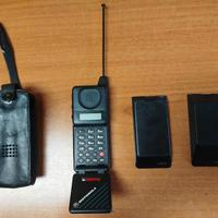 MOTOROLA MICRO TAC CLASSIC + ACCESSORI
