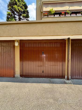 Garage, Via Amedeo Modigliani, 11