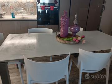 Tavolo di cucina