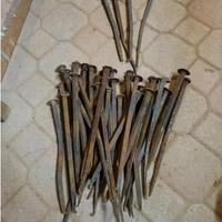 Set di antichi chiodi in ferro battuto