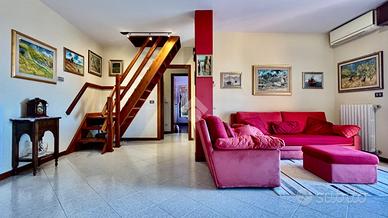 4 LOCALI A RODENGO SAIANO