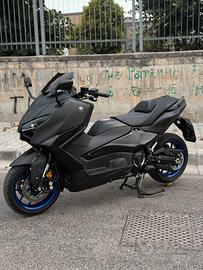 Tmax 560 2025