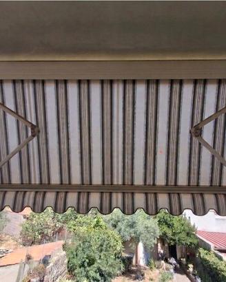 Tenda da sole Arquati con bracci cassonata