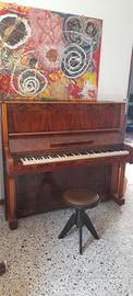 pianoforte a muro