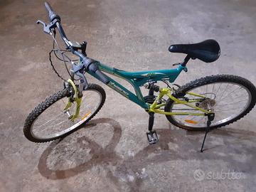 Bicicletta Mountain bike 