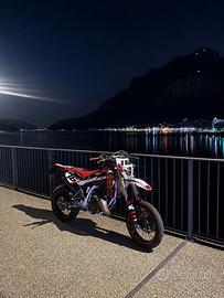Husqvarna SM 125 omologata per 2