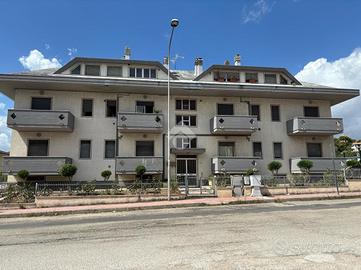 4 LOCALI A CASTELLALTO