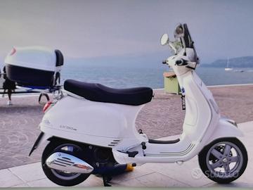 bauletto vespa lxprimavera sprint.  nuovo