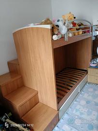 Letto a castello con scaletta