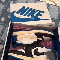Scarpe nike blu e bianche nuove