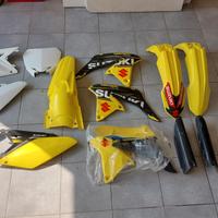 Plastiche Suzuki