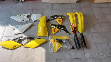 Plastiche Suzuki
