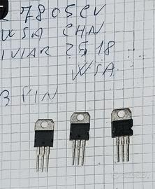 regolatore di tensione lineare positivo L7805CV