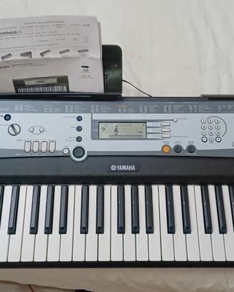 Yamaha PSR E213 per la scuola 