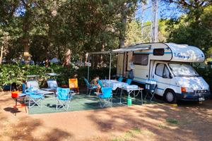 Camper mansardato pronto a partire