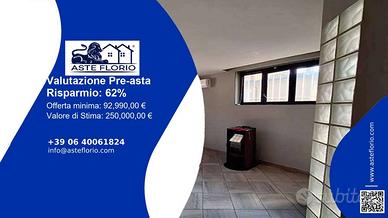 Immobile in asta di 172 m² con box auto doppio a V