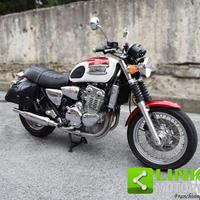 TRIUMPH Thunderbird 900