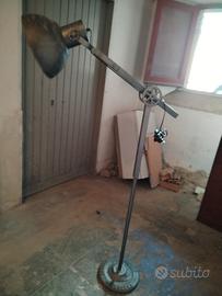 Lampada da terra artigianale vintage 