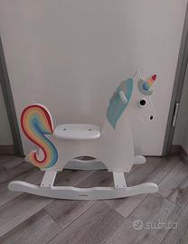 unicorno a dondolo