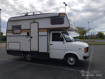 Autoroller 34 , il camper è in officina