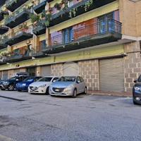 4 LOCALI A NAPOLI